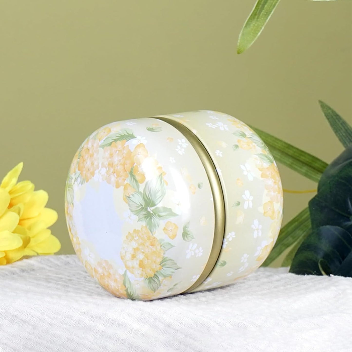 SHIMIDO Body Powder Puff and Container, 3.15" Portable Empty Body Powder Container for Baby Women's Loose Dusting Powder, Powder Case Box with Lids for Bath, Travel and Home Use (Yellow Flower)