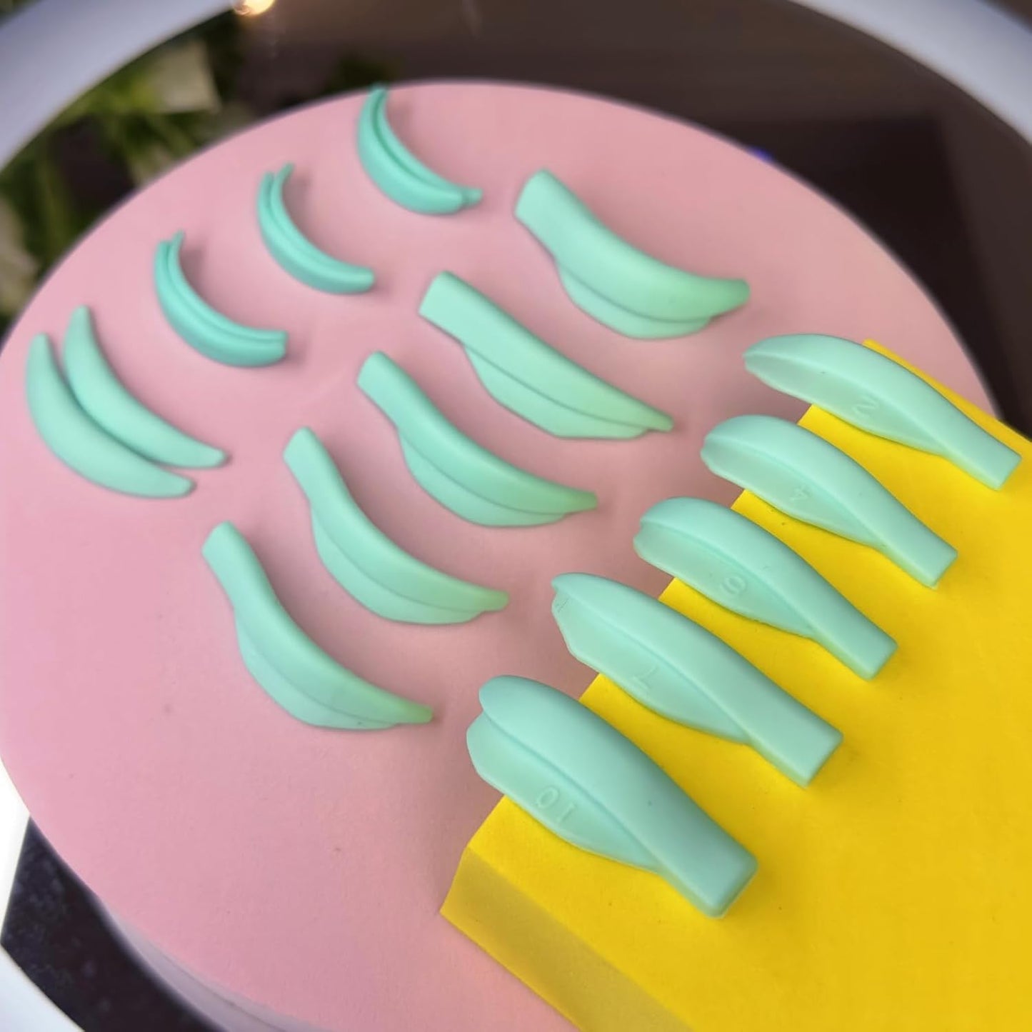 Eyelash Lift Pads Lash Lift Rods Green Eyelash Perm Silicone Pads 9 Sizes 18 Piece Reusable Soft Lash Lift Shields for Different Length Eyelashes Perfect Lifting