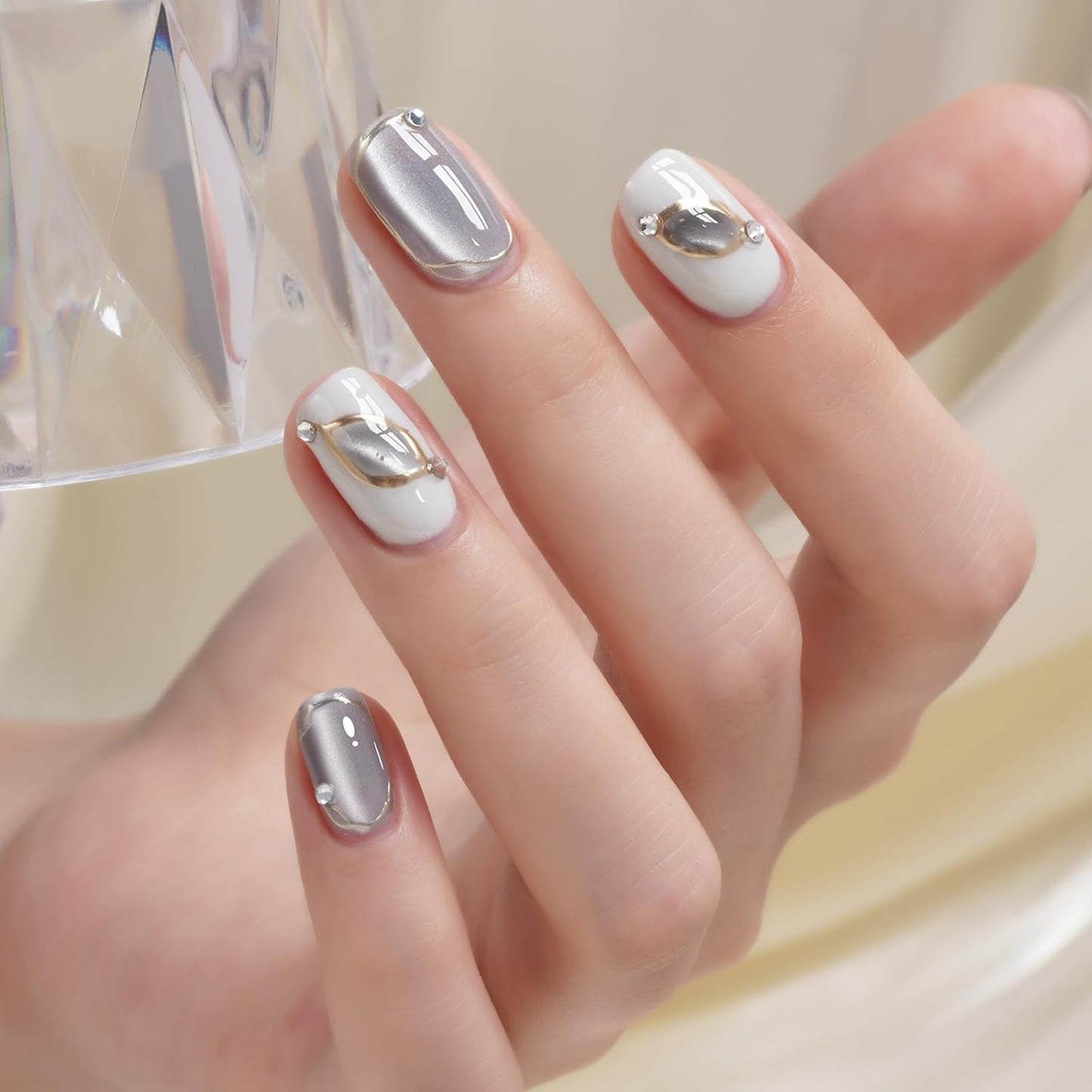 AILLSA Silver Cat Eye Gel Nail Polish Gray Glitter Crystal Polish with Magnet, Shimmer Clear Sparkle Nail Polish Reflective Translucent Jelly Color U V Gel Salon DIY at Home 0.5 OZ GF18