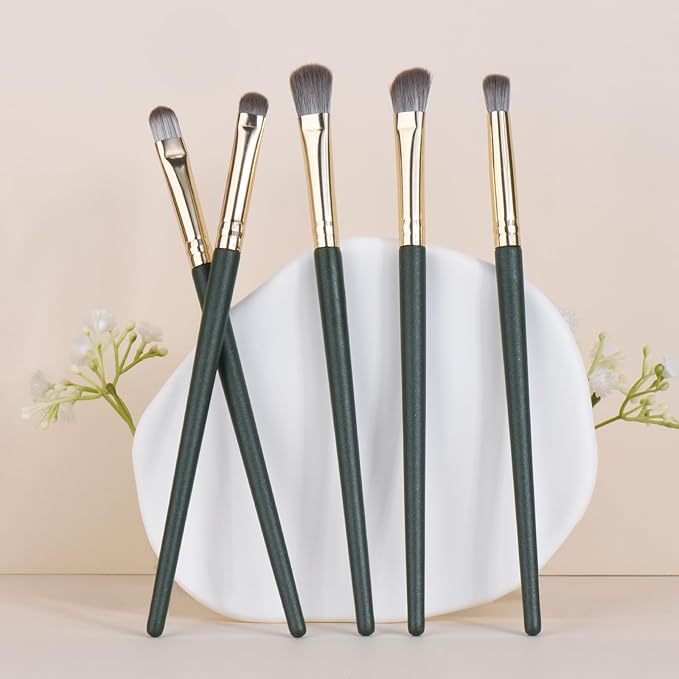 Eyeshadow Makeup Brushes Set with Case 5 PCS Soft Synthetic Hairs Eye Makeup Brushes for Blending Eyebrow Eyeliner Eyeshadow （Green）