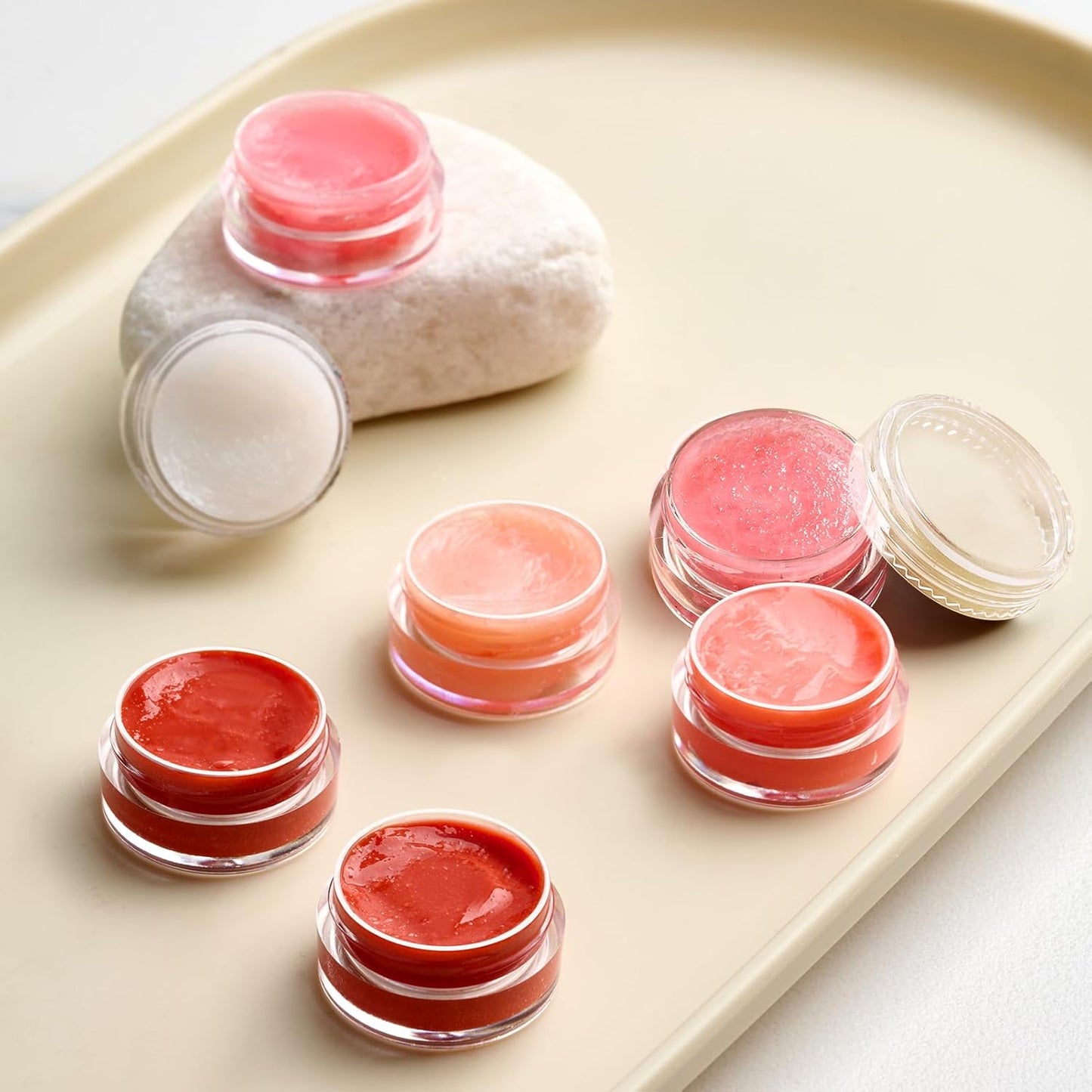 50 Pack 3 Gram Sample Containers with Transparent Lids, Small Plastic Cosmetic Jars, Makeup Travel Container Jar for Cream, Bead, Eye Shadow, Lotions, Powders, Lip Gloss with Labels Spatulas