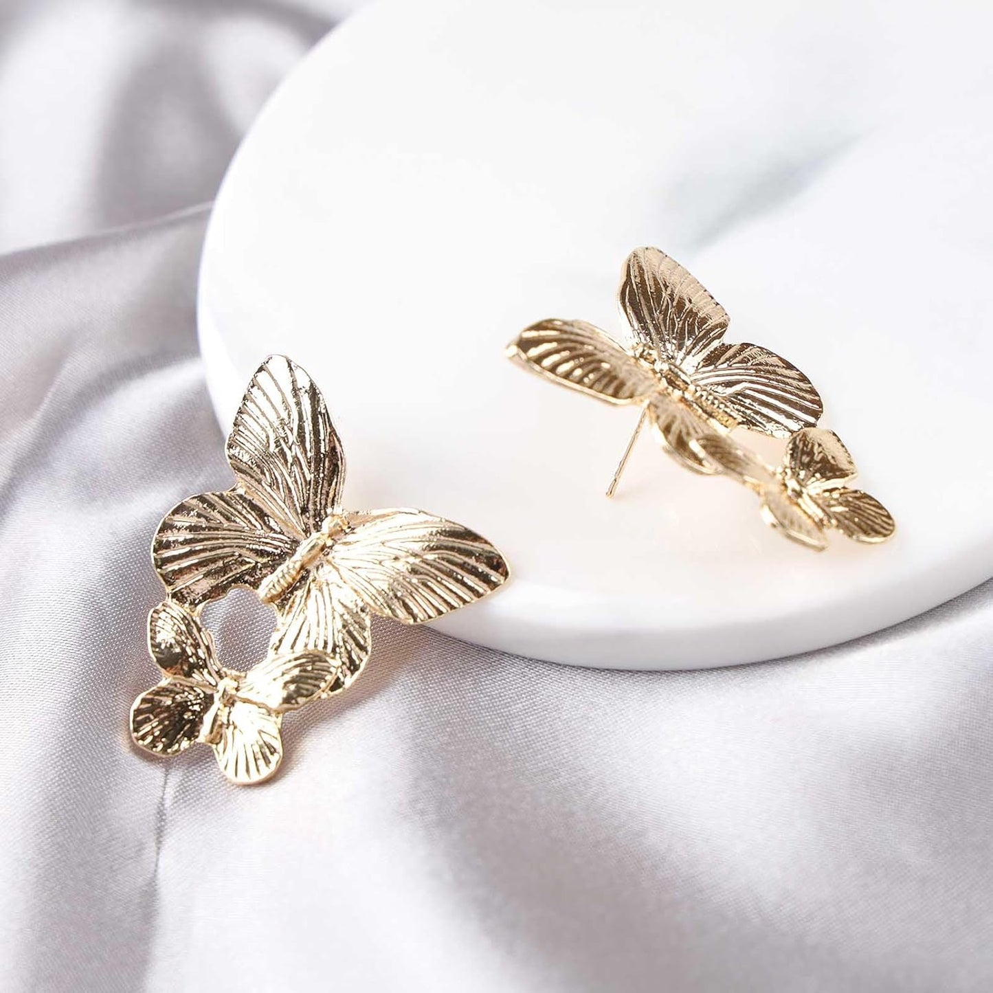 Boho Big Butterfly Drop Earrings Vintage Gold Double Butterfly Dangle Earrings Statement Animal Butterfly Earrings Prom Butterfly Earrings Jewelry for Women