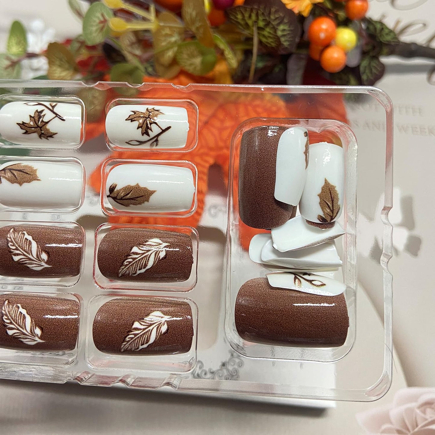 Fall Maple Leaf Press on Nails Medium Square Thanksgiving Fake Nails Glossy Maple Leaves Acrylic Glue on Nail Autumn Artificial Stick on Nail for Women